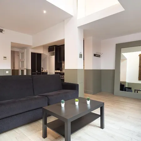 Enjoybcn Patio De Gala Apartment Barcelona