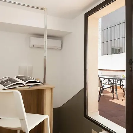 Enjoybcn Patio De Gala Apartment
